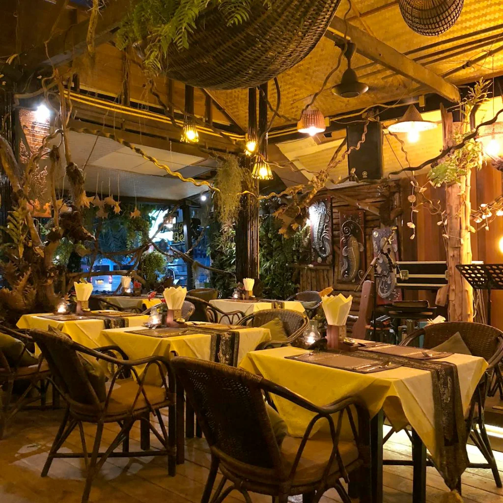 Rethot Lines Restaurant Ambience
